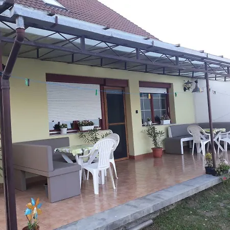 Konukevi Ezusthold Vendeghaz Siofok